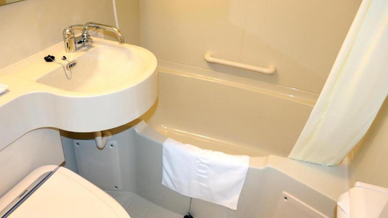 Toyoko Inn Hiroshima-Eki Stadium Mae Экстерьер фото